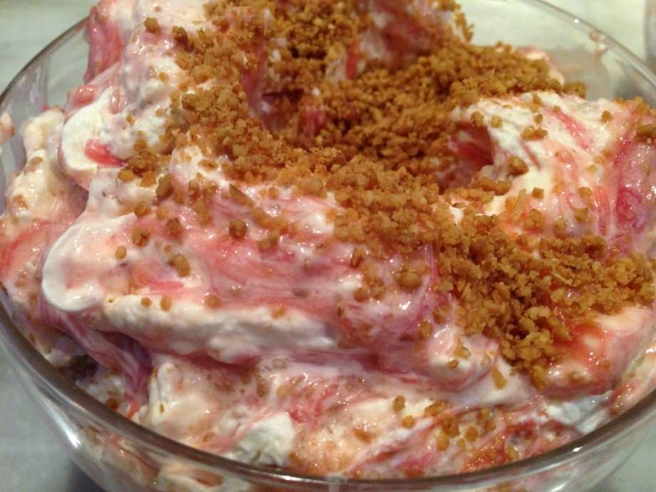 Rhubarb cranachan